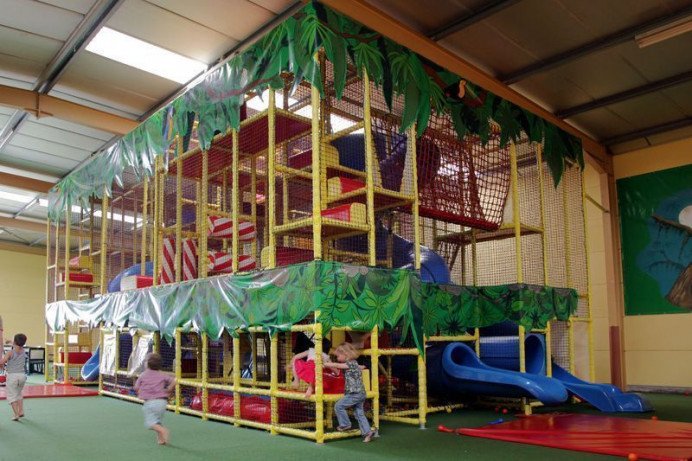 Indoor speeltuin Zwevezele, West-Vlaanderen