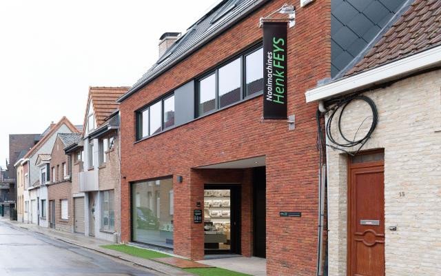 Naaimachines Wevelgem, West-Vlaanderen