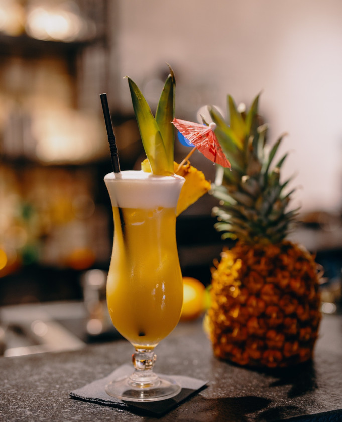 Cocktails drinken op terras Oostende, West-Vlaanderen