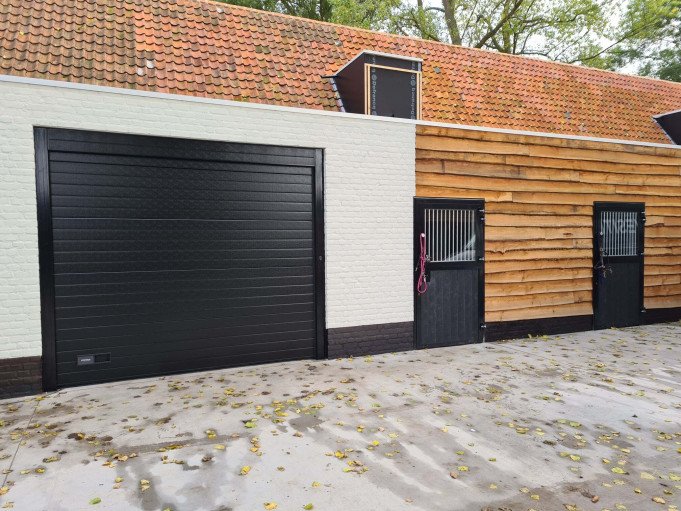 Sectionale poorten Zwevezele (Wingene), West-Vlaanderen