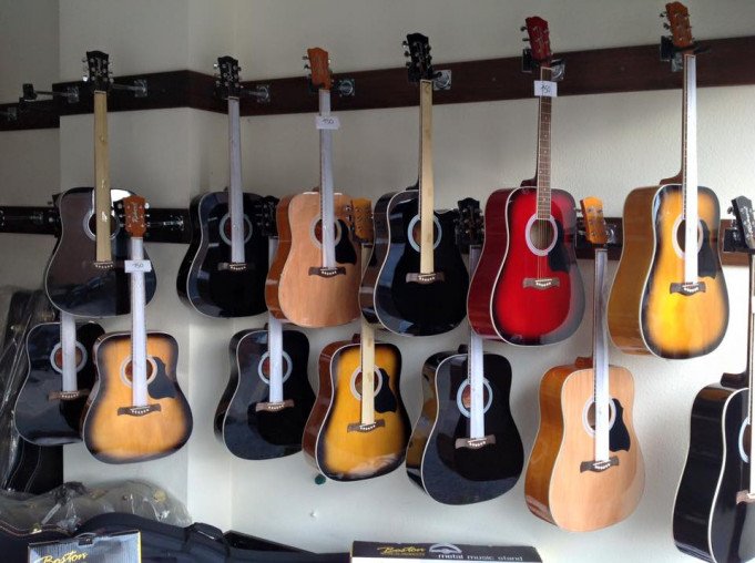 Verkoop van gitaren Beringen (Paal), Limburg