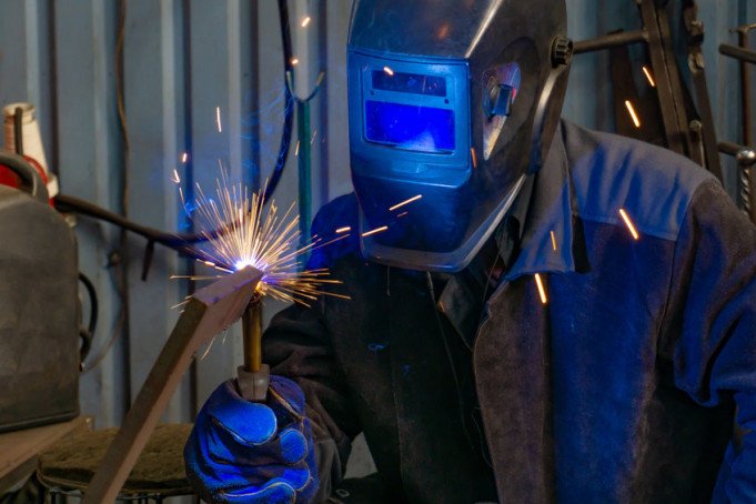 141854042_s.jpg - Metaalhandel Aleja NV, Denderleeuw