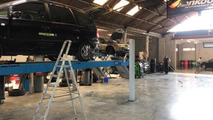 Carrosserie voor ongevalwagens Laarne, Oost-Vlaanderen