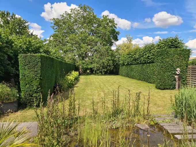 Tuinman in de buurt Oudenaarde, Oost-Vlaanderen