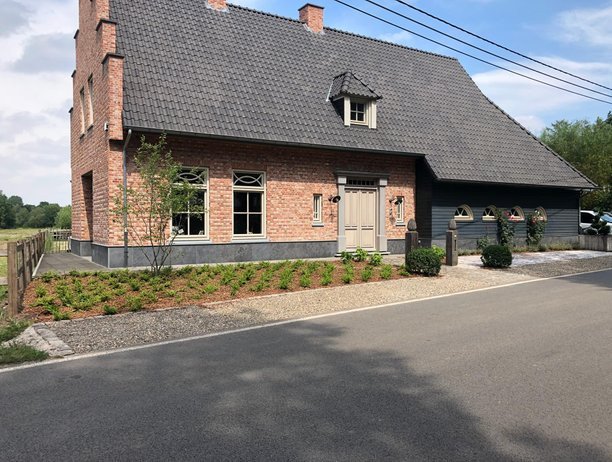 Tuinman in de buurt Bocholt, Limburg