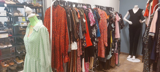 Kringloopwinkel in de buurt Lo-Reninge, West-Vlaanderen
